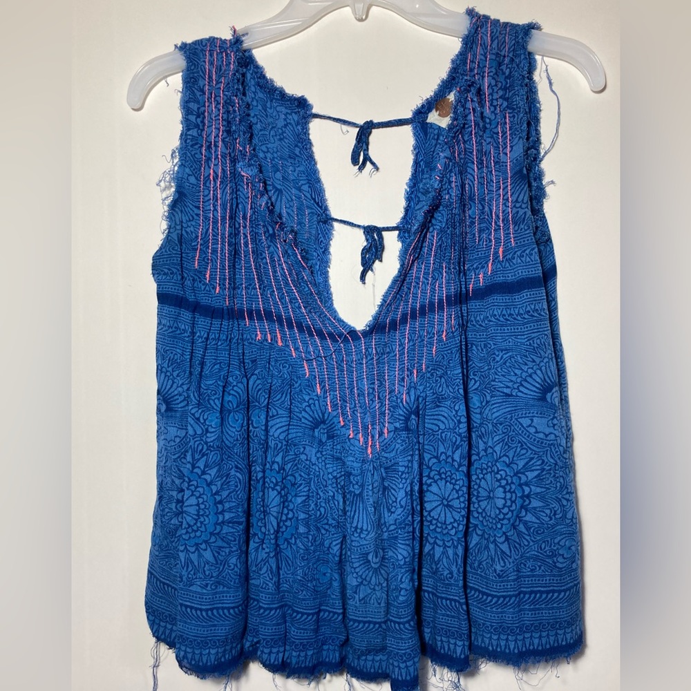 Free People One V-Neck Sleeveless Top W/Open Back & Ties Raw Edges Size XSmall